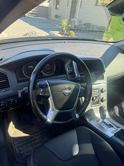 Volvo XC60 4 of 5