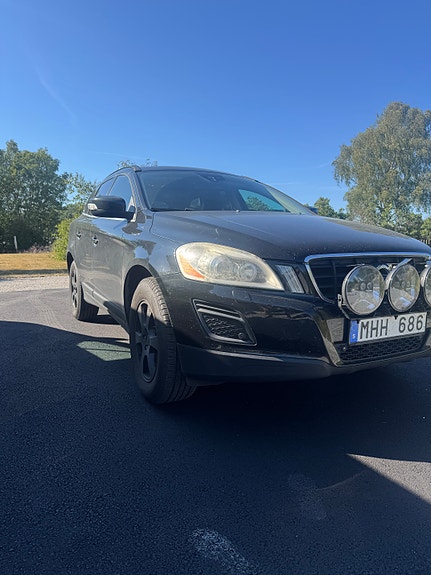 Volvo XC60 3 of 5