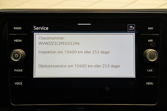 Volkswagen Passat 25 of 25