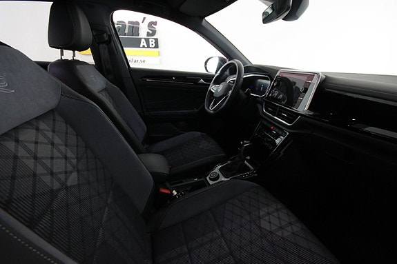 Volkswagen T-Roc 3 of 5