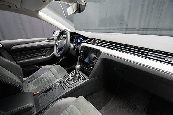 Volkswagen Passat 16 of 25
