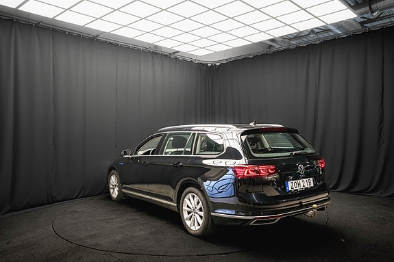 Volkswagen Passat 9 of 25