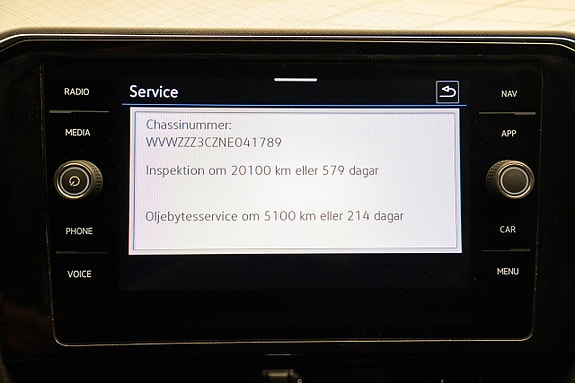Volkswagen Passat 25 of 25