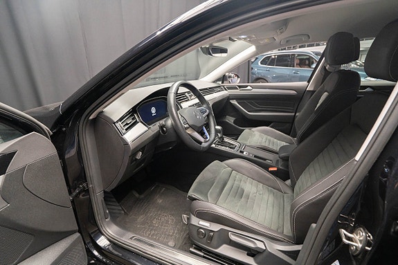 Volkswagen Passat 15 of 25