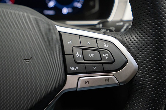 Volkswagen Passat 20 of 25