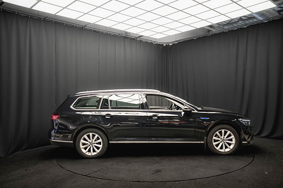 Volkswagen Passat 6 of 25