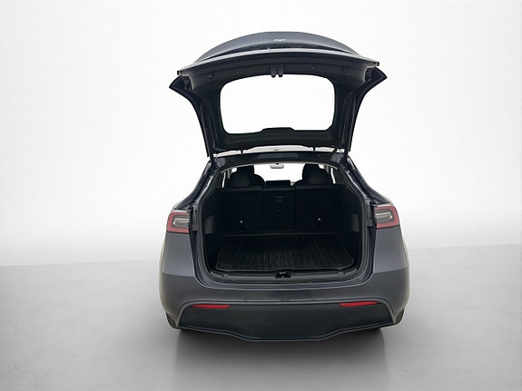 Tesla Model Y 30 of 30