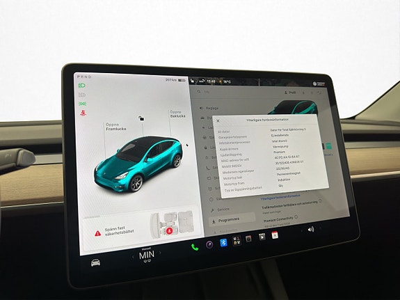 Tesla Model Y 25 of 30