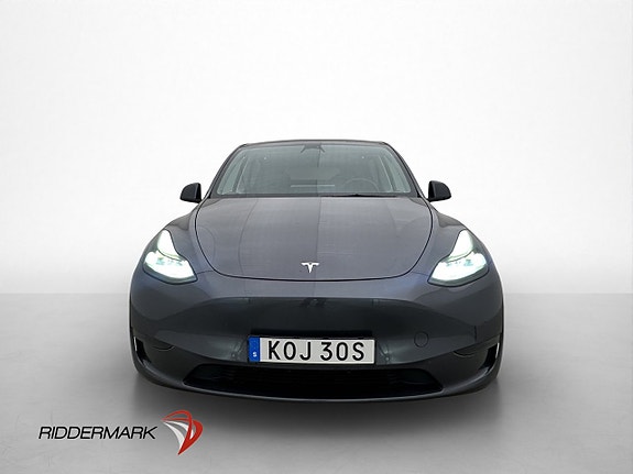 Tesla Model Y 3 of 5