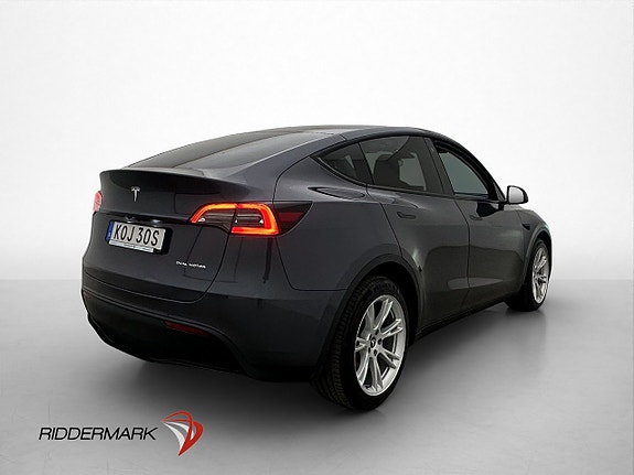 Tesla Model Y 9 of 30