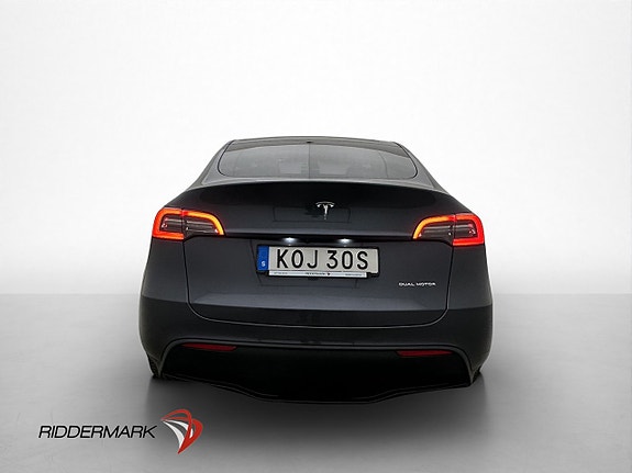 Tesla Model Y 8 of 30