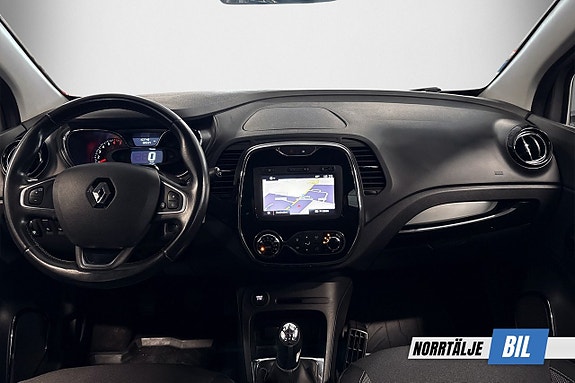 Renault Captur 3 of 5