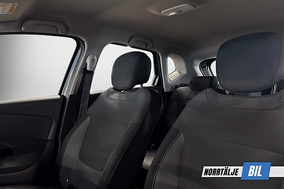 Renault Captur 10 of 18
