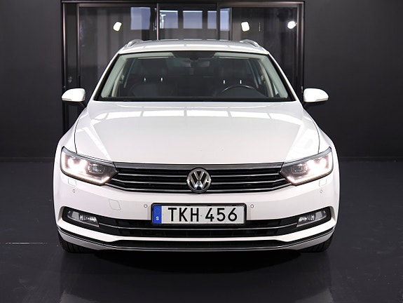 Volkswagen Passat 7 of 30