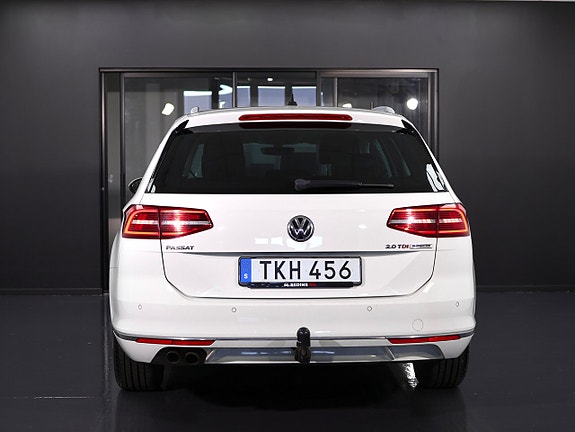 Volkswagen Passat 13 of 30