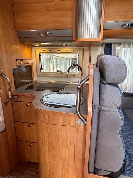 Adria CORAL S 670 SLT 3,0L, 160 HK, 2xAC, SOLCELL, AUTOMAT 2 of 21