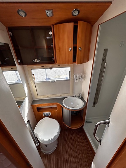 Adria CORAL S 670 SLT 3,0L, 160 HK, 2xAC, SOLCELL, AUTOMAT 16 of 21