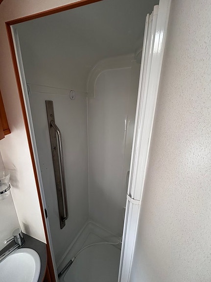 Adria CORAL S 670 SLT 3,0L, 160 HK, 2xAC, SOLCELL, AUTOMAT 17 of 21