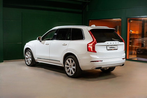 Volvo XC90 3 of 5
