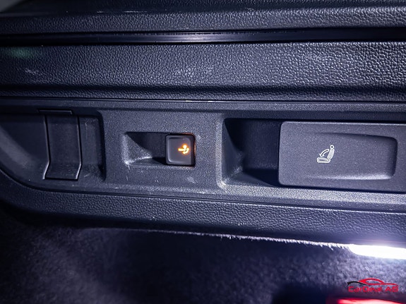 Volkswagen Passat 19 of 30
