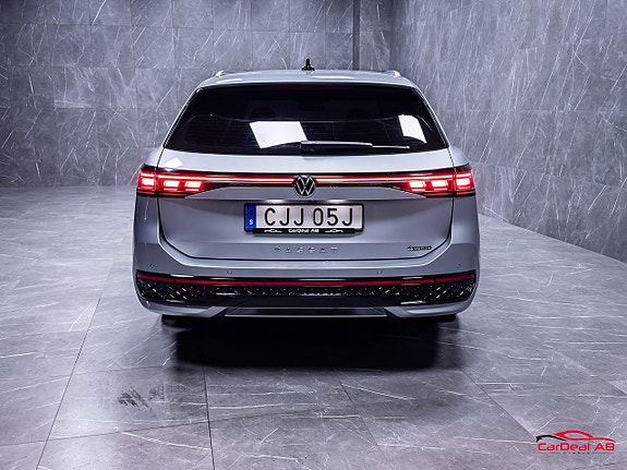Volkswagen Passat 6 of 30