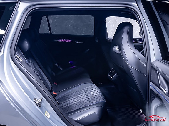 Volkswagen Passat 16 of 30