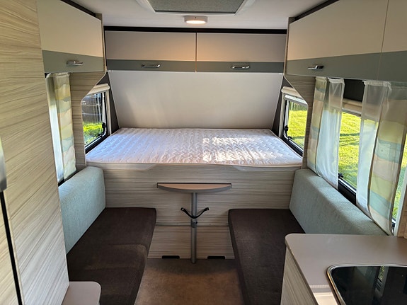Dethleffs cjoy 480 barnkammarvagn med Ac och markis fuktest 6 of 17
