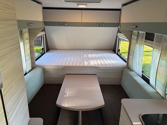 Dethleffs cjoy 480 barnkammarvagn med Ac och markis fuktest 7 of 17