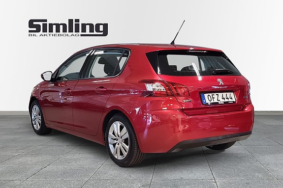 Peugeot 308 2 of 5