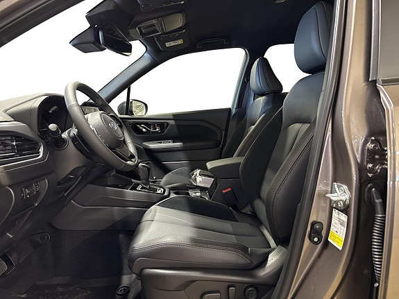 Subaru Forester 2 of 5