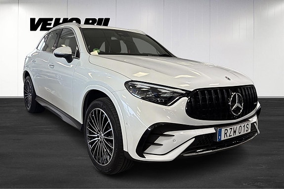 Mercedes-Benz GLC400 e 2 of 5