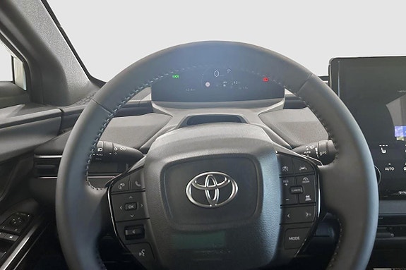 Toyota bZ4X 10 of 12