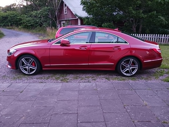 Mercedes-Benz CLS350 3 of 5