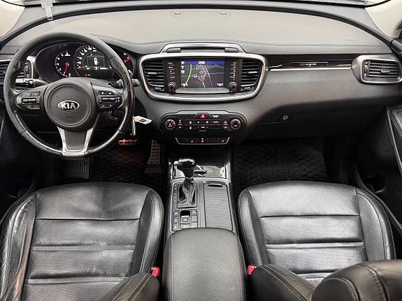 Kia Sorento 2 of 5