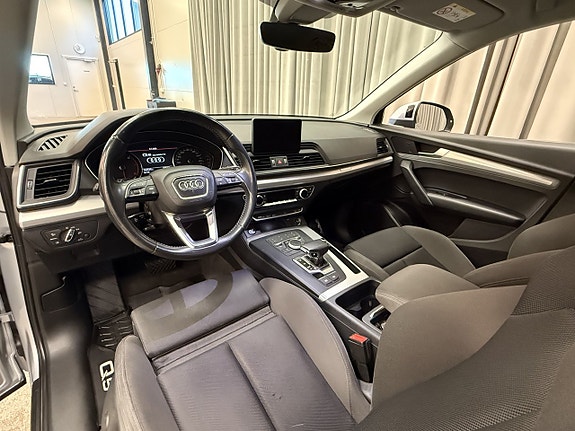 Audi Q5 9 of 16
