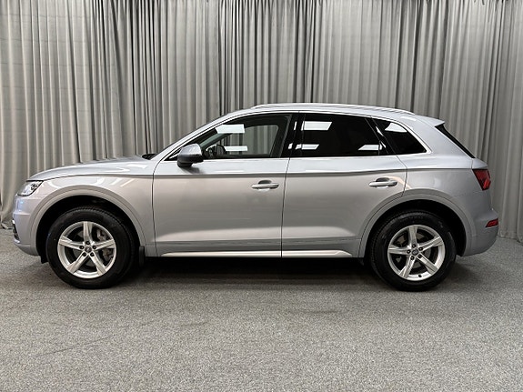 Audi Q5 2 of 16