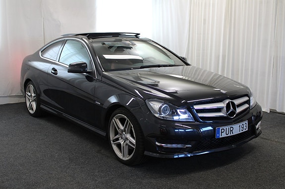 Mercedes-Benz C250 2 of 5