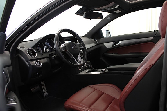 Mercedes-Benz C250 7 of 24