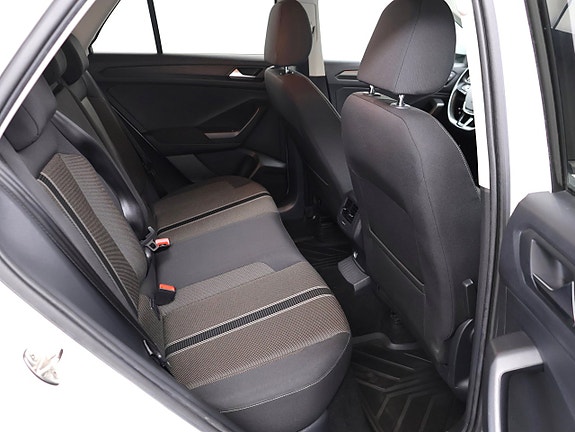 Volkswagen T-Roc 23 of 28
