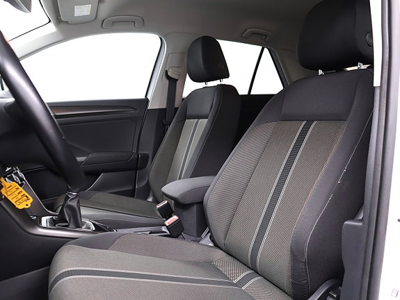 Volkswagen T-Roc 14 of 28