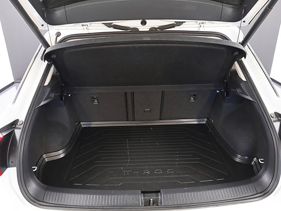 Volkswagen T-Roc 27 of 28