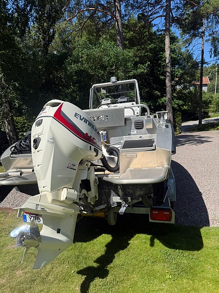 Anytec 530 SPF Fishing Edition - med Livescope, elmotor och trailer 4 of 8