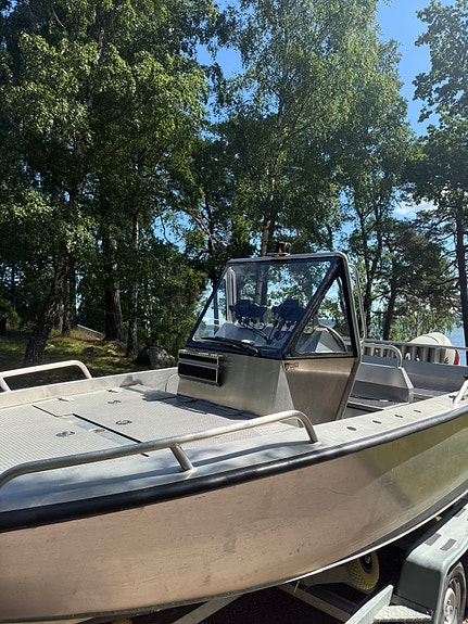 Anytec 530 SPF Fishing Edition - med Livescope, elmotor och trailer 6 of 8
