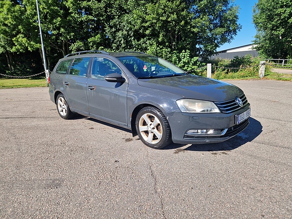 Volkswagen Passat 2 of 4