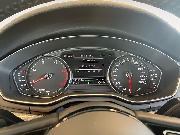 Audi A4 10 of 23