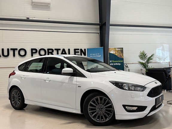 Ford Focus 2 of 5