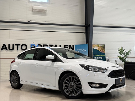 Ford Focus 3 of 5