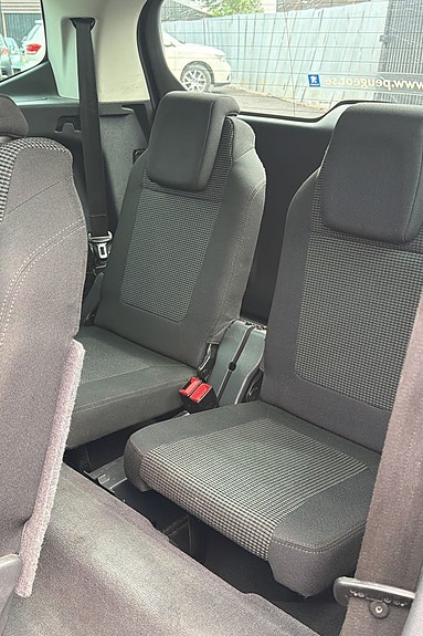 Peugeot 5008 6 of 8
