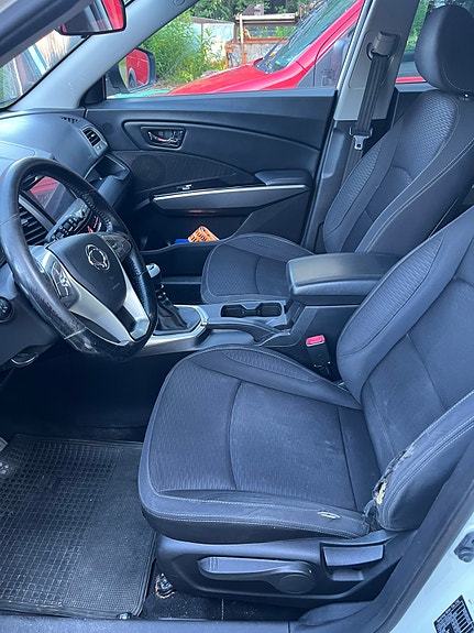 SsangYong Tivoli 6 of 8