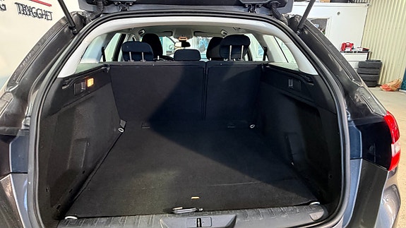 Peugeot 308 SW 16 of 16